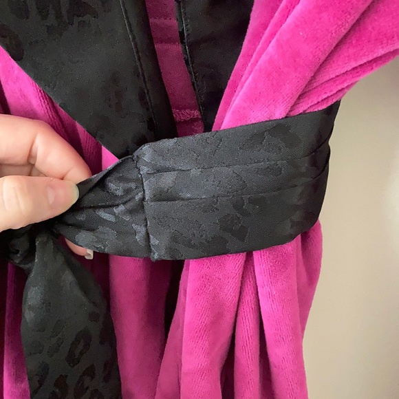 Betsey Johnson Robe - Picture 6 of 8